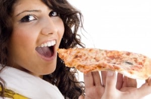 skate snacks - girl eating pizza